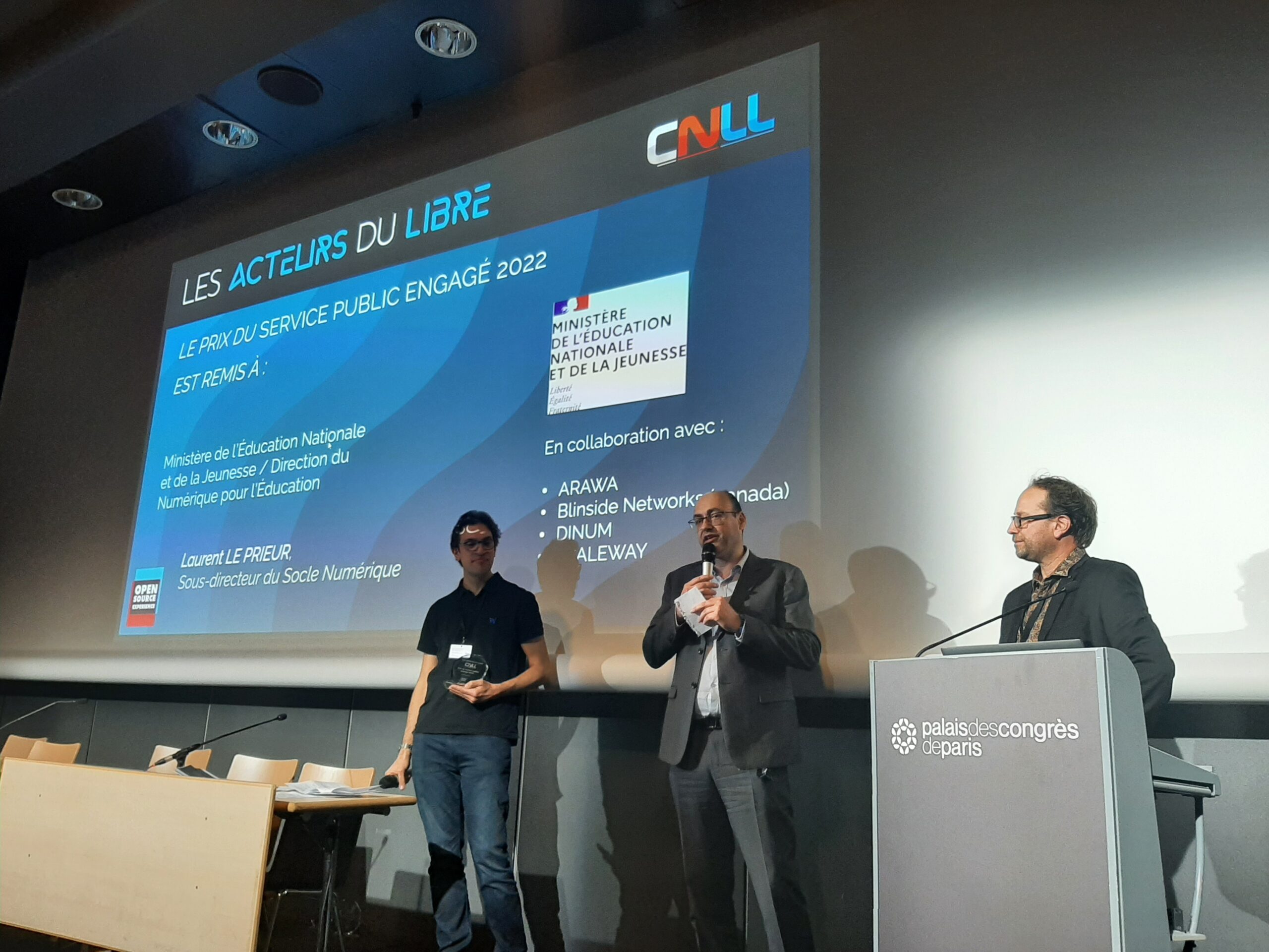 Prix remis à : Laurent LE PRIEUR, Sous-directeur du Socle Numérique et son équipe, ainsi qu’à ARAWA.